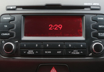 Подержанный автомобиль Kia Sportage 2012 года (15 фото)