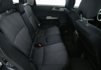 Подержанный автомобиль Subaru Forester Suv 2008 года (11 фото)