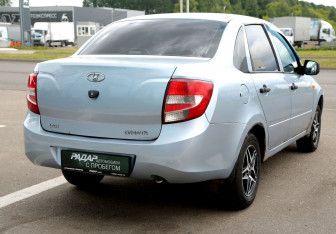 Подержанный автомобиль LADA (ВАЗ) Granta Sedan 2013 года (6 фото)