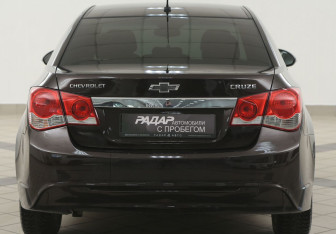 Подержанный автомобиль Chevrolet Cruze Sedan 2015 года (3 фото)
