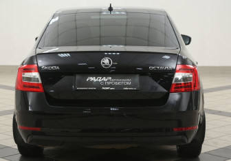 Подержанный автомобиль Skoda Octavia Liftback 2019 года (3 фото)