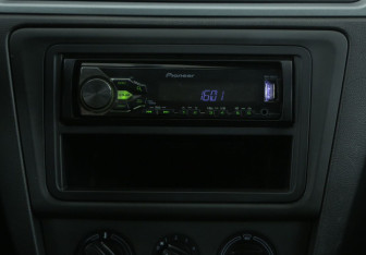 Подержанный автомобиль Skoda Rapid Liftback 2015 года (13 фото)