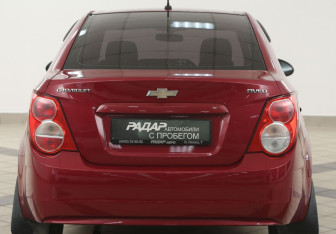 Подержанный автомобиль Chevrolet Aveo Sedan 2014 года (3 фото)
