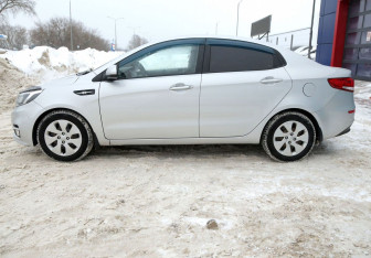 Подержанный автомобиль Kia Rio Sedan 2015 года (8 фото)