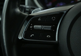 Подержанный автомобиль Kia Ceed Wagon 2019 года (31 фото)