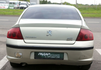 Подержанный автомобиль Peugeot 407 Sedan 2005 года (5 фото)