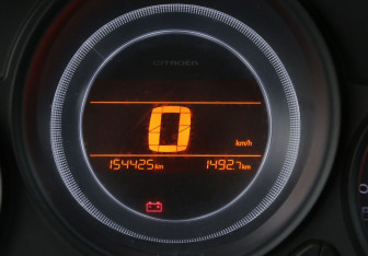 Подержанный автомобиль Citroen C4 Hatchback 2012 года (17 фото)