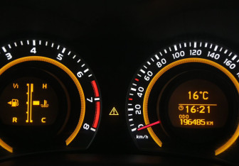 Подержанный автомобиль Toyota Corolla Sedan 2011 года (17 фото)