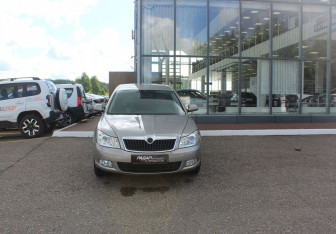 Подержанный автомобиль Skoda Octavia Liftback 2012 года (2 фото)