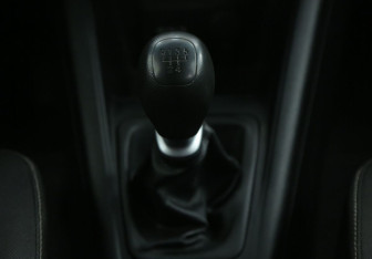 Подержанный автомобиль Kia Venga 2014 года (15 фото)