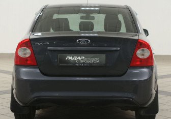 Подержанный автомобиль Ford Focus Hatchback 2010 года (3 фото)
