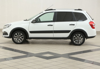 Подержанный автомобиль LADA (ВАЗ) Granta Wagon 2021 года (7 фото)