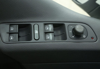 Подержанный автомобиль Volkswagen Tiguan 2010 года (23 фото)