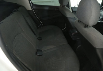 Подержанный автомобиль Peugeot 206 Sedan 2008 года (11 фото)