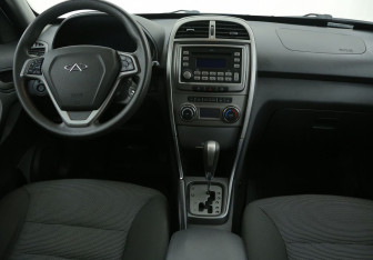 Подержанный автомобиль Chery Tiggo (T11) 2014 года (12 фото)
