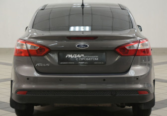 Подержанный автомобиль Ford Focus Sedan 2012 года (3 фото)