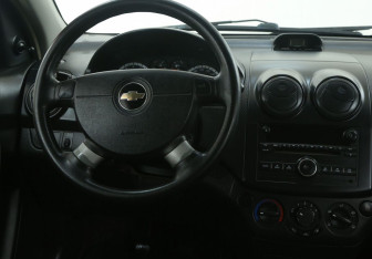 Подержанный автомобиль Chevrolet Aveo Sedan 2007 года (14 фото)