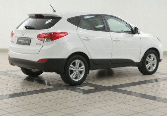 Подержанный автомобиль Hyundai ix35 2013 года (4 фото)