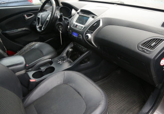 Подержанный автомобиль Hyundai ix35 2013 года (9 фото)