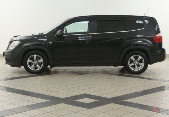 Подержанный автомобиль Chevrolet Orlando 2012 года (7 фото)