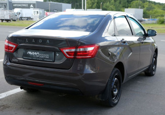 Подержанный автомобиль LADA (ВАЗ) Vesta Sedan 2017 года (6 фото)