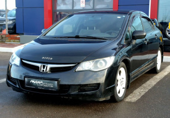 Подержанный автомобиль Honda Civic Sedan 2008 года (3 фото)