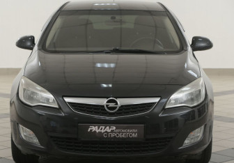 Подержанный автомобиль Opel Astra Hatchback 2011 года (6 фото)