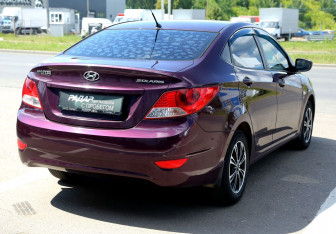 Подержанный автомобиль Hyundai Solaris Sedan 2013 года (6 фото)
