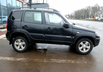 Подержанный автомобиль Chevrolet Niva 2016 года (7 фото)