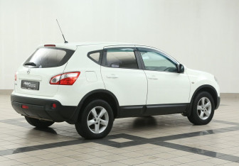 Подержанный автомобиль Nissan Qashqai 2012 года (4 фото)