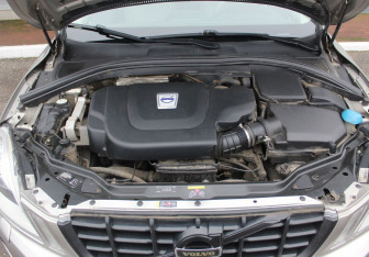 Подержанный автомобиль Volvo XC60 2010 года (17 фото)