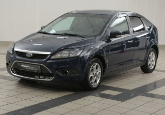 Подержанный автомобиль Ford Focus Hatchback 2008 года (8 фото)