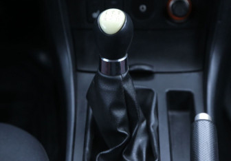 Подержанный автомобиль Mazda 3 Sedan 2006 года (13 фото)