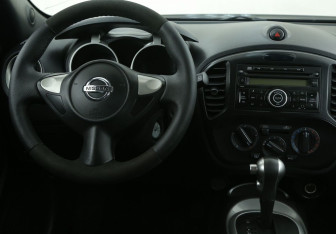 Подержанный автомобиль Nissan Juke 2015 года (14 фото)