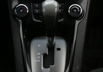 Подержанный автомобиль Chevrolet Orlando 2012 года (15 фото)