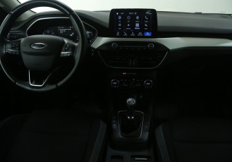 Подержанный автомобиль Ford Focus Wagon 2019 года (12 фото)