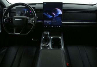 Подержанный автомобиль Jaecoo J7 2023 года (13 фото)