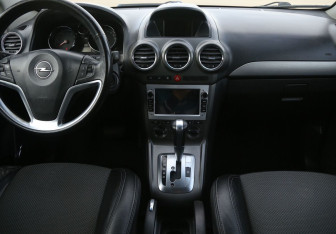 Подержанный автомобиль Opel Antara 2008 года (12 фото)