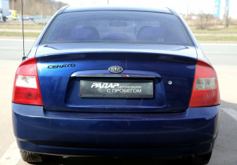 Подержанный автомобиль Kia Cerato Sedan 2006 года (5 фото)