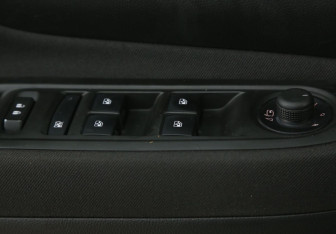 Подержанный автомобиль Opel Mokka 2013 года (17 фото)