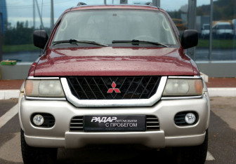 Подержанный автомобиль Mitsubishi Montero Sport 2001 года (2 фото)
