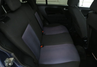 Подержанный автомобиль Ford Fusion 2006 года (11 фото)