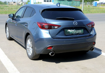 Подержанный автомобиль Mazda Axela Hatchback 2014 года (4 фото)