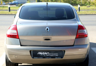 Подержанный автомобиль Renault Megane Sedan 2008 года (5 фото)