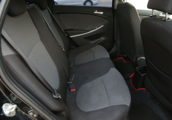 Подержанный автомобиль Hyundai Solaris Sedan 2012 года (11 фото)