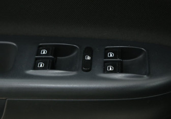 Подержанный автомобиль Skoda Octavia Liftback 2012 года (17 фото)