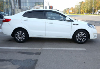 Подержанный автомобиль Kia Rio Sedan 2012 года (7 фото)