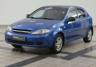 Подержанный автомобиль Chevrolet Lacetti Hatchback 2011 года (8 фото)