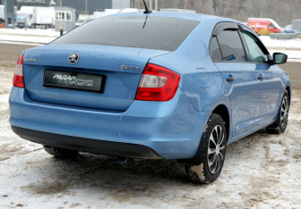 Подержанный автомобиль Skoda Rapid Liftback 2017 года (6 фото)