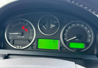 Подержанный автомобиль Land Rover Discovery 2005 года (16 фото)